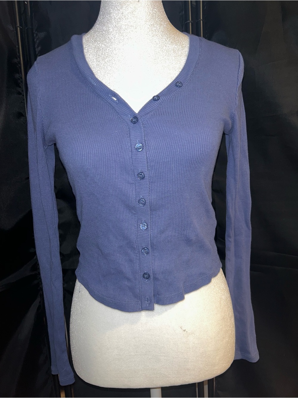 Indigo long sleeve henley top🦋🪻